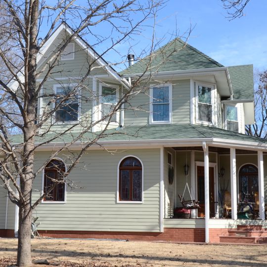 House at 305 E. Ashley
