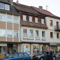 Wohn- und Geschäftshaus