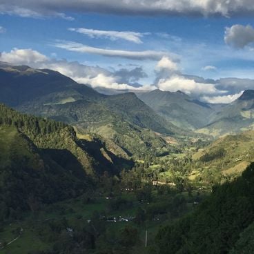 Kolumbien anders: Bergpfade, koloniale Gebäude und extreme Landschaften