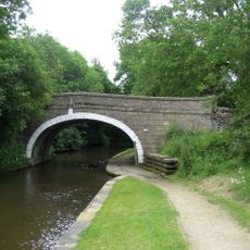 Leeds And Liverpool Canal Bridge Number 165