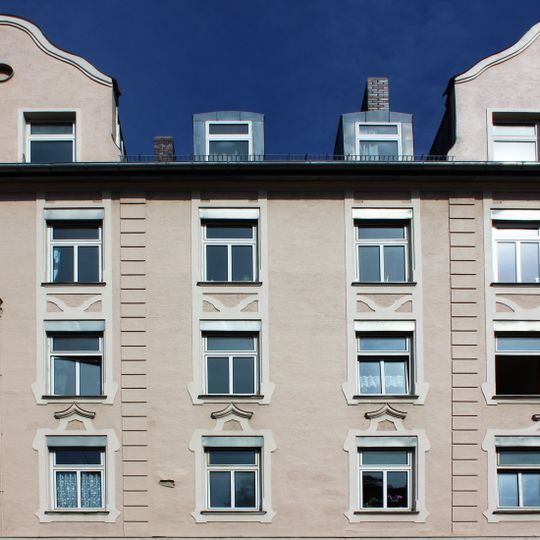 Albert-Roßhaupter-Straße 12a