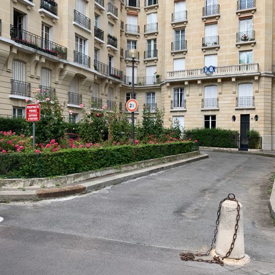 Square Leroy-Beaulieu