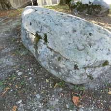 Pierre à cupules de Magnieu