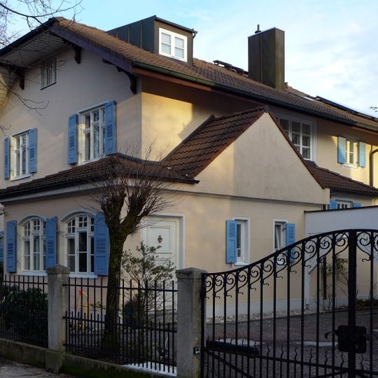 August-Exter-Straße 20