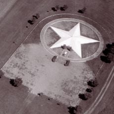 Monument Marin-la-Meslée