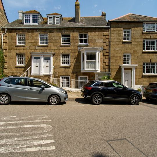 30-32, Chapel Street