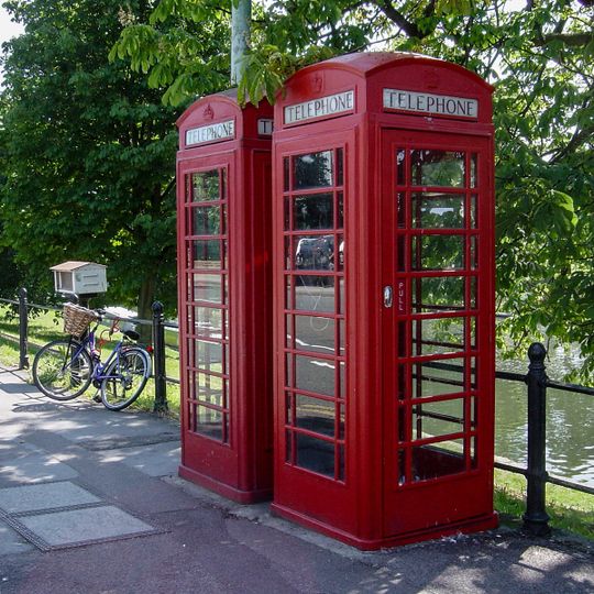 Pair Of K6 Telephone Kiosks By Jesus Lock Bridge