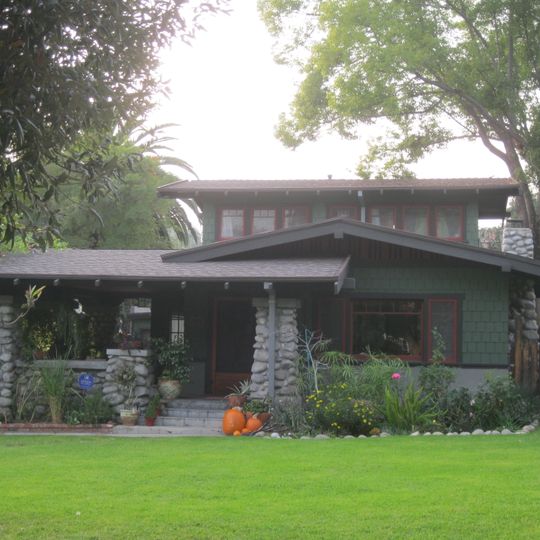 House at 1141 North Chester Avenue