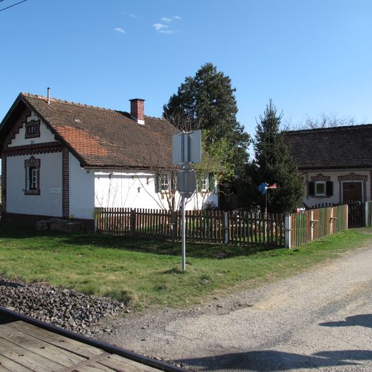 Bahnwärterhaus Jennersdorf und Nebengebäude