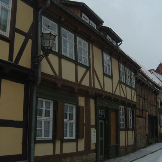 Schulstraße 6
