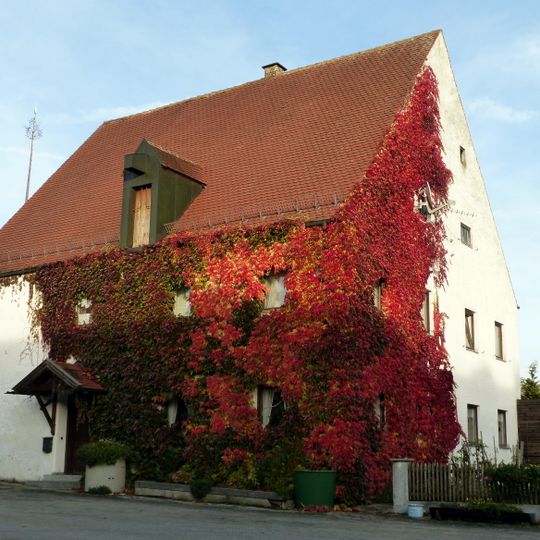 Wohnhaus und Ökonomiegebäude des sogenannten Schlossbauernhofs