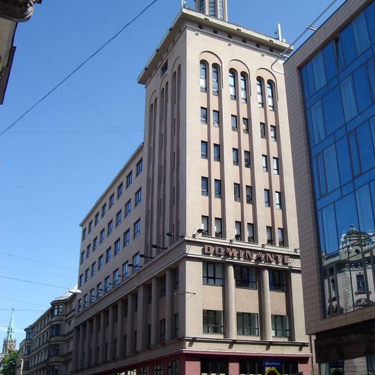 Administratīvā ēka