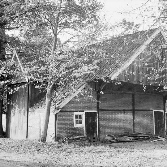 Driebeukige vakwerkschuur