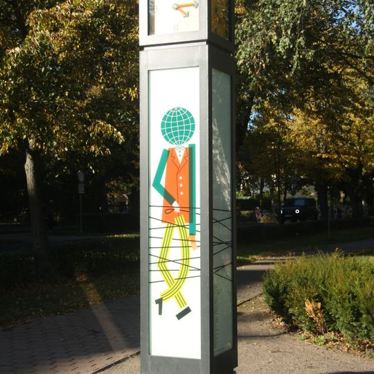 Hodinový sloup na Náměstí Hedviky Vilgusové