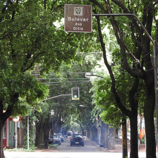 Bulevar dos Oitis