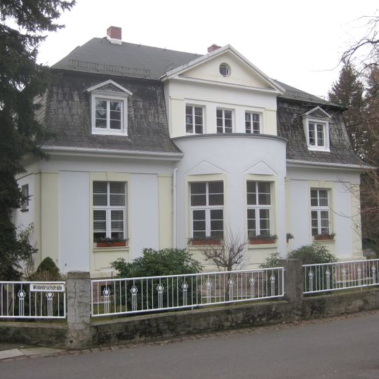 Wohnhaus mit Garten und Einfriedung Wildenbruchstraße 5