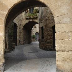 Portal d'accés al carrer Major