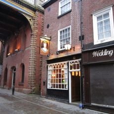 10-12 Little Underbank