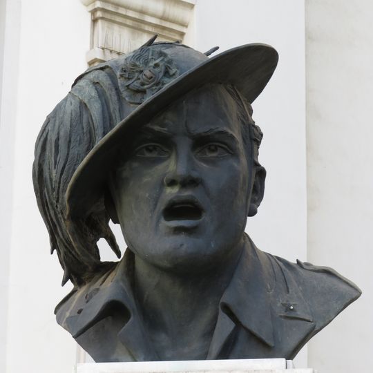 Busto dedicato al 51º battaglione bersaglieri A.U.C. di Bari