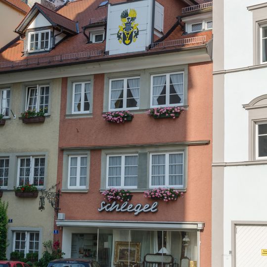 Wohn- und Geschäftshaus