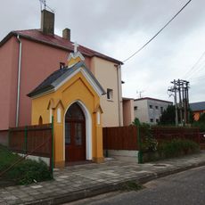 Kaplička v Oldřišově poblíž křižovatky ulic Svobody a Jaselská