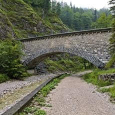 5 Zugangsstollen (25, 28, 29, 30, 31), 5 Kanalbrücken (Lahnbach, Windischbach, Hundsaubach, Almwaldbach, Schreierbach)