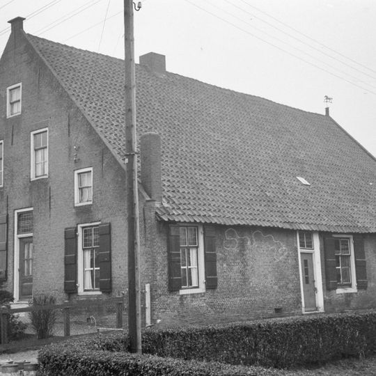 Hofwegen 50, Bleskensgraaf