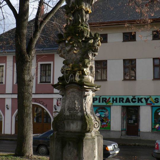 Sloup se sochou svatého Jana Nepomuckého