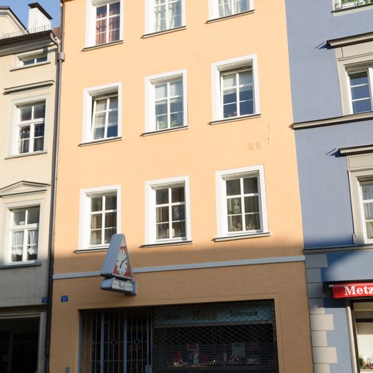 Wohn- und Geschäftshaus