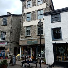 Shop And Adjoining Public Convenience