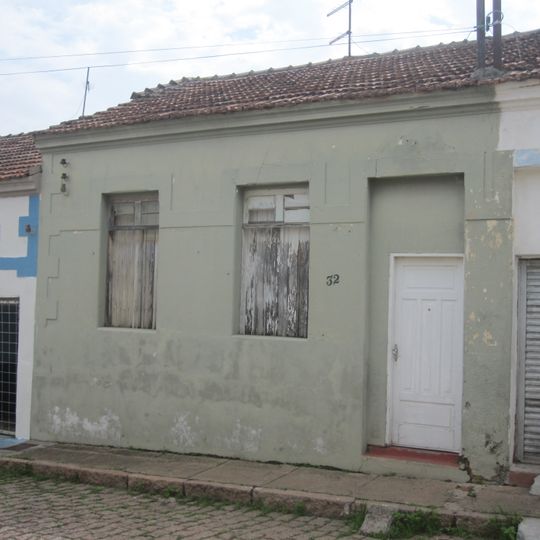 Building at Rua Gustavo Paula Leite, 32