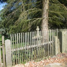 Kříž v zahradě v Jedvaninách