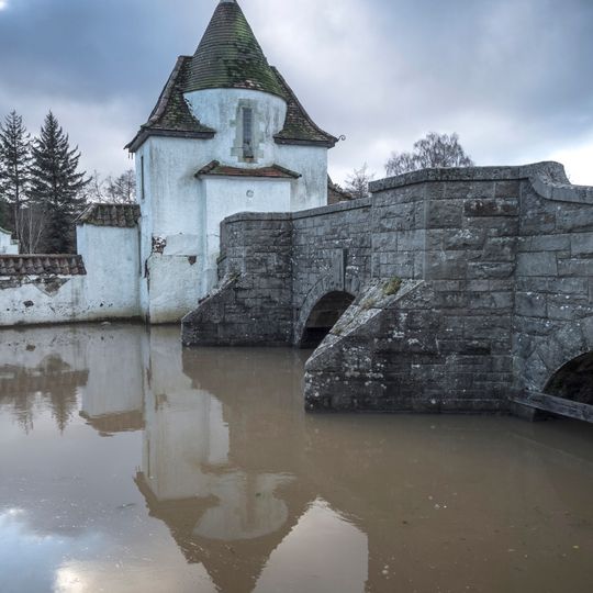 Craigtoun Park Island, Bridge