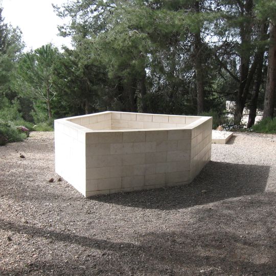 Last Descendant monument