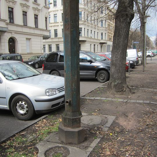 Ernst-Thälmann-Platz Village pump
