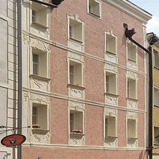 Wohn- und Geschäftshaus