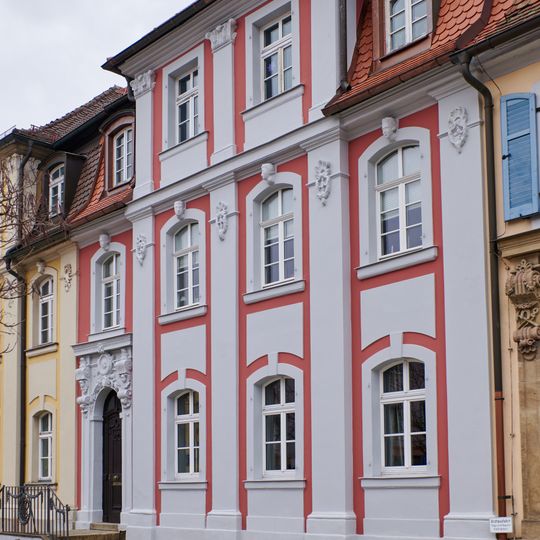 Maximilianstraße 11