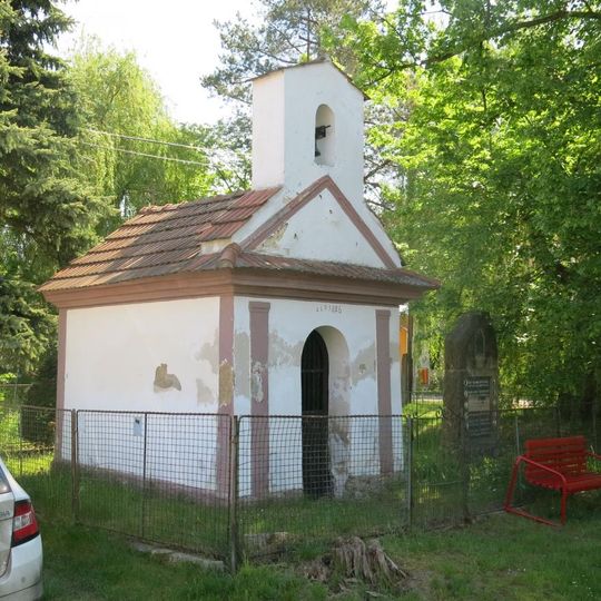 Kaple na návsi ve Vrbce