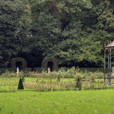 Nijenrode: rozentuin
