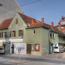 Wohn- und Geschäftshaus