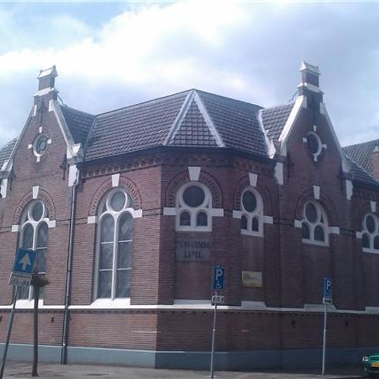 Evangelisatiegebouw met zaalkerk