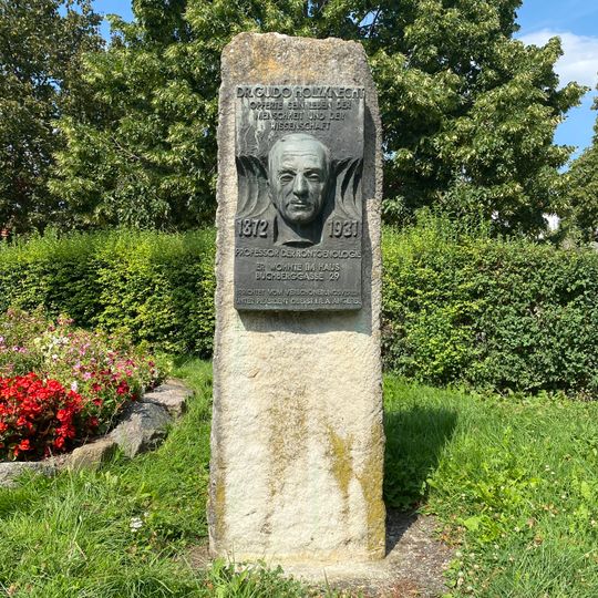 Guido-Holzknecht-Denkmal
