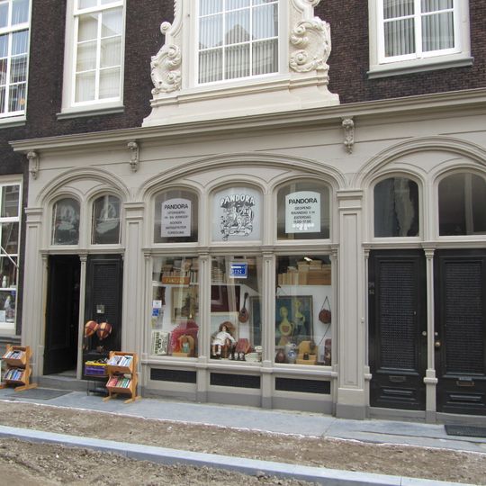 Wijnstraat 82, Dordrecht