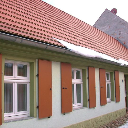 Wohnhaus in geschlossener Bebauung Lange Straße 8