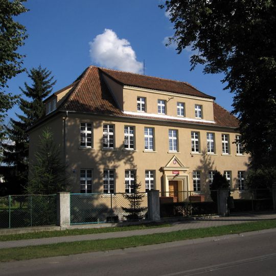 25 Dworcowa Street in Pasym