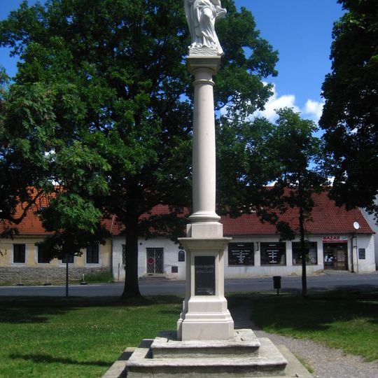 Sloup se sochou Panny Marie