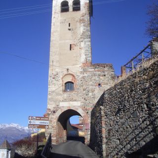 Torre-porta del Ricetto di Magnano