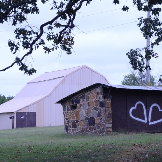 Pence-Carmichael Farm, Barn and Root Cellar