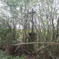 Kříž východně od Chlumu