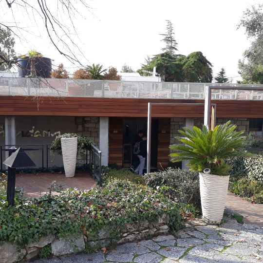 CHALET Politeia